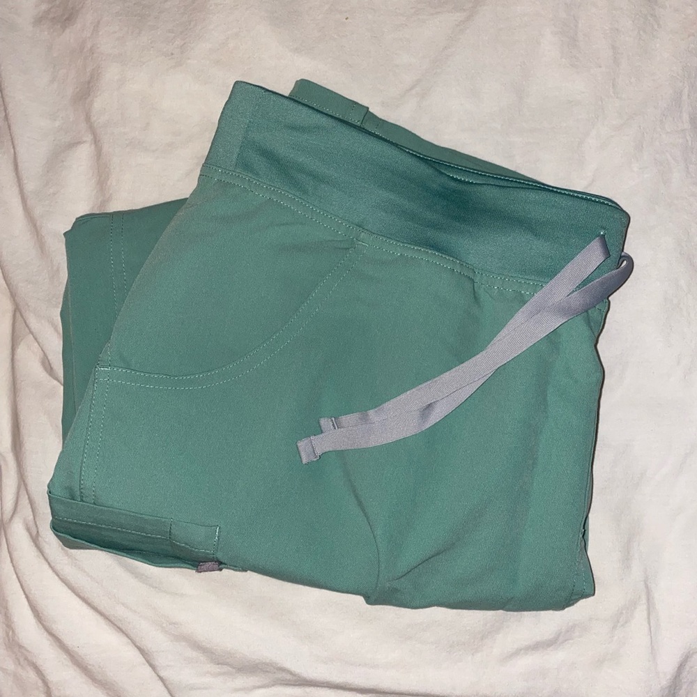 Figs Kade Cargo Scrub Pants